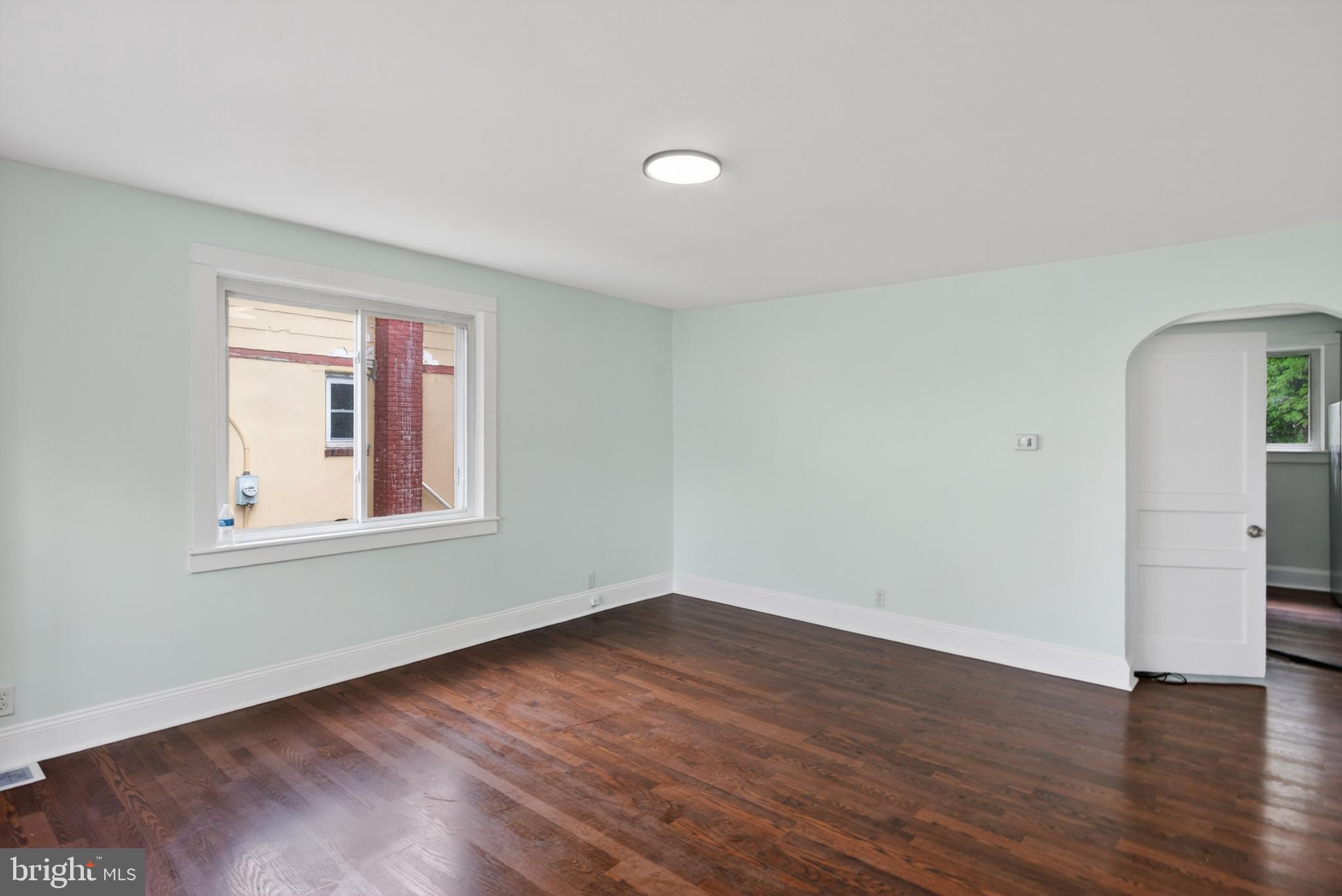 22 W 4TH AVENUE