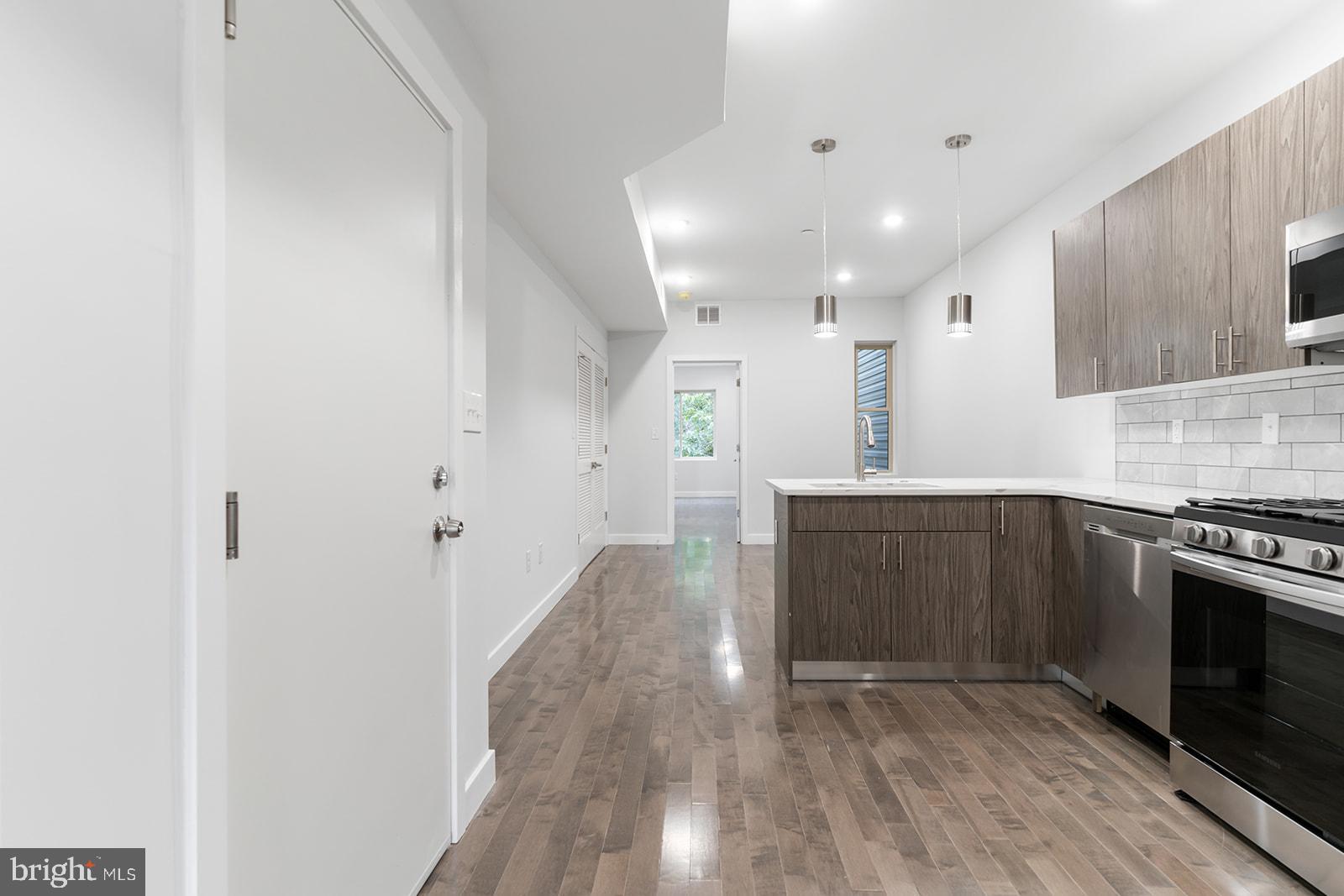 NORRIS SQUARE - Residential Lease