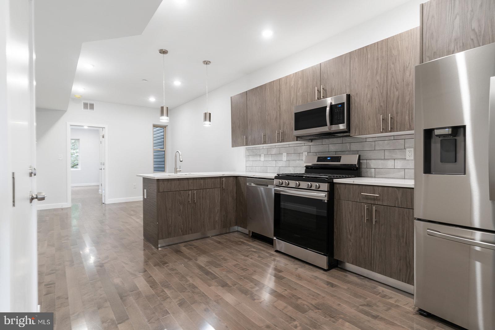 NORRIS SQUARE - Residential Lease