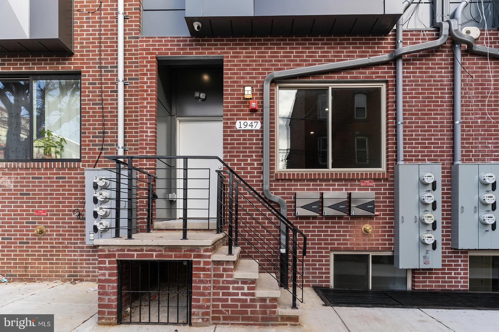 NORRIS SQUARE - Residential Lease