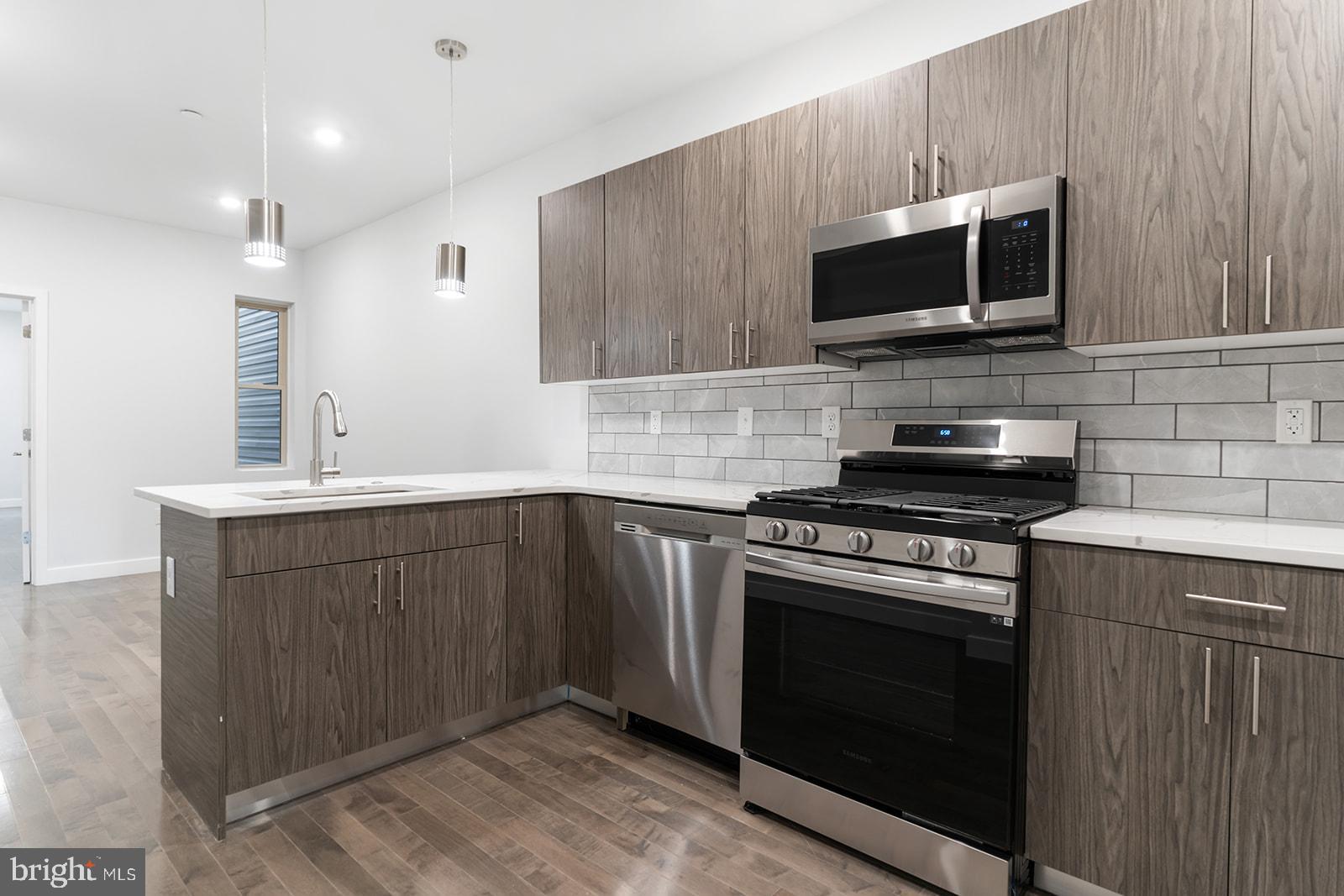 NORRIS SQUARE - Residential Lease