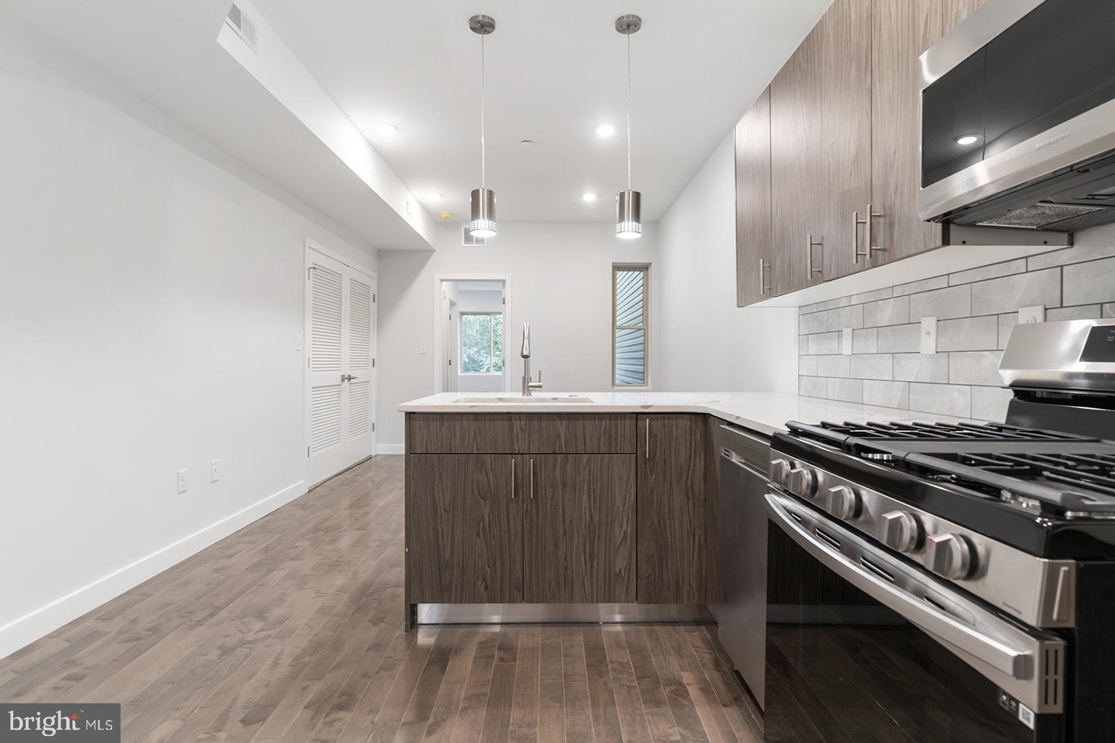 NORRIS SQUARE - Residential Lease