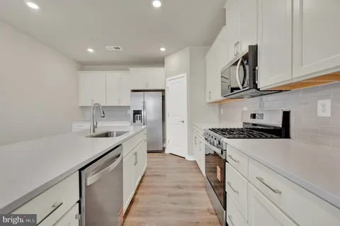 1235 Resort Boulevard, Dover, DE MLS: DEKT2045858