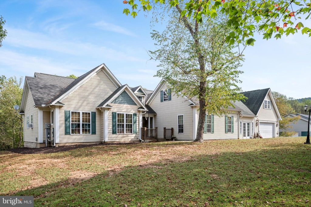 Photo of 97 Elnina Drive, HEDGESVILLE, WV 25427 (MLS # WVBE2045566)