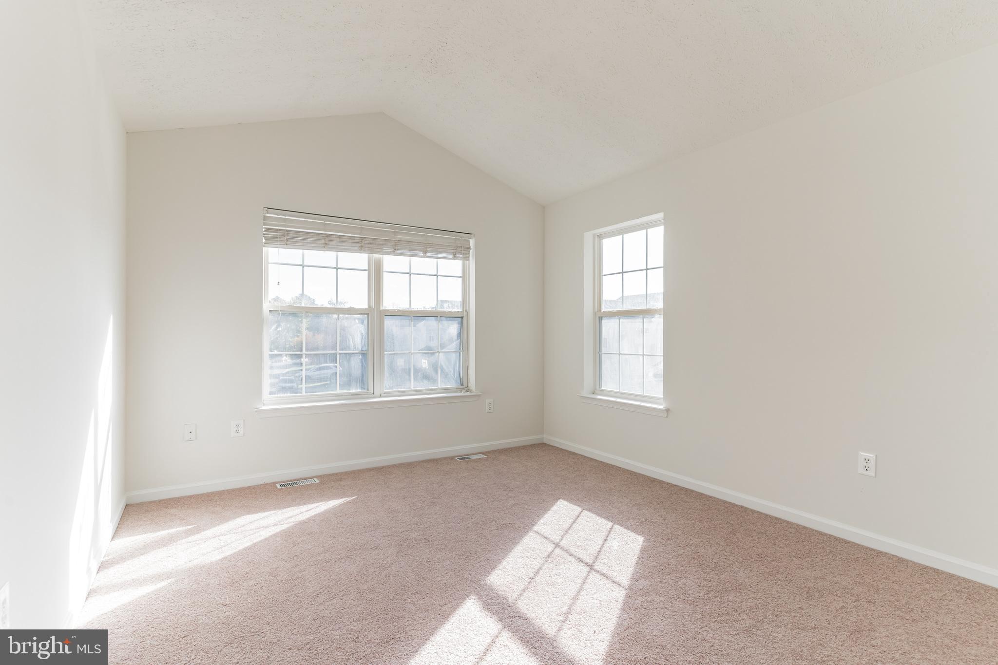 ST CHARLES SUB - HAMPSHIRE - Residential Lease