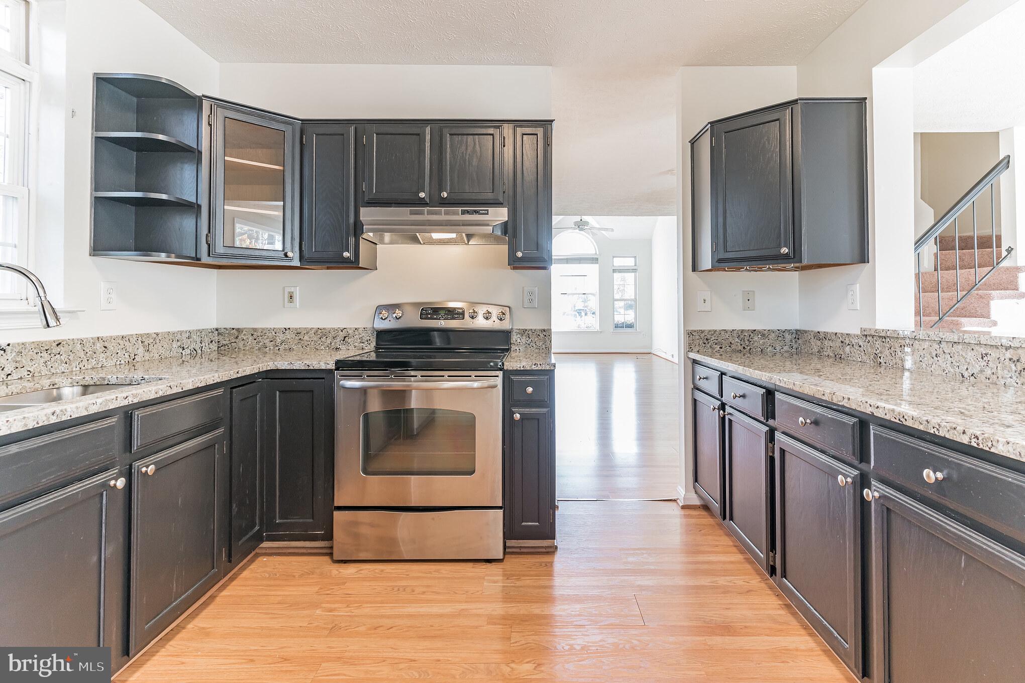 ST CHARLES SUB - HAMPSHIRE - Residential Lease