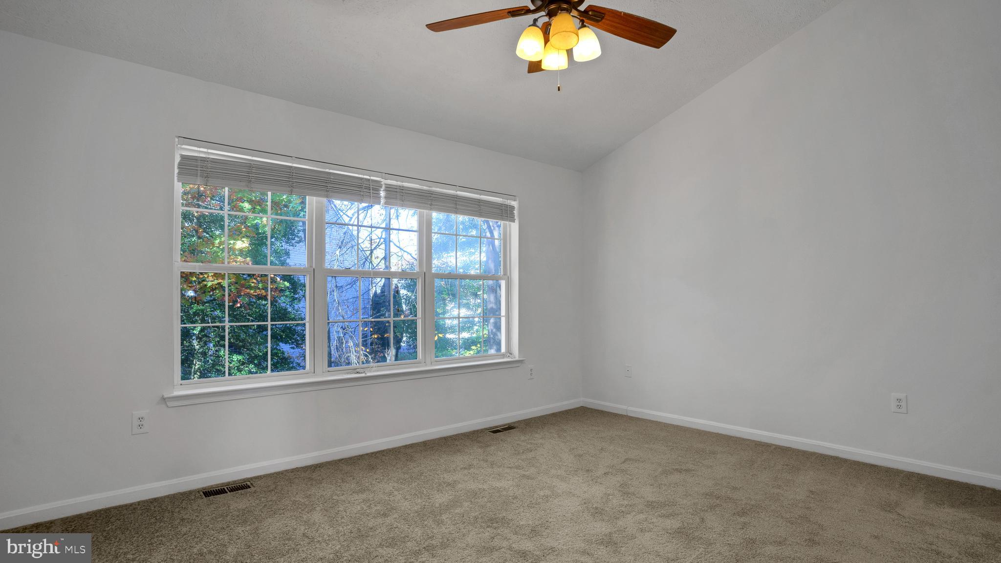 ST CHARLES SUB - HAMPSHIRE - Residential Lease