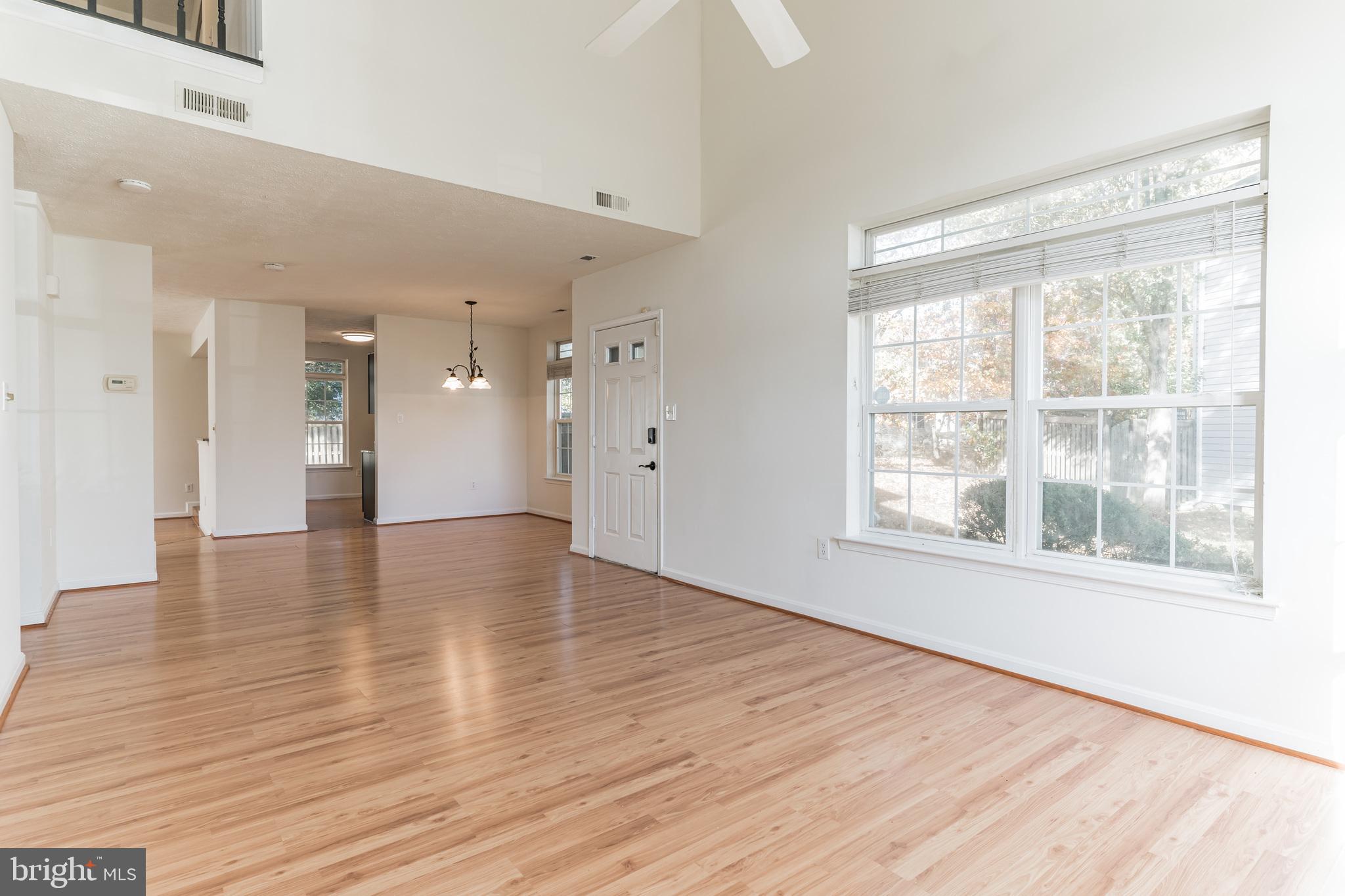 ST CHARLES SUB - HAMPSHIRE - Residential Lease