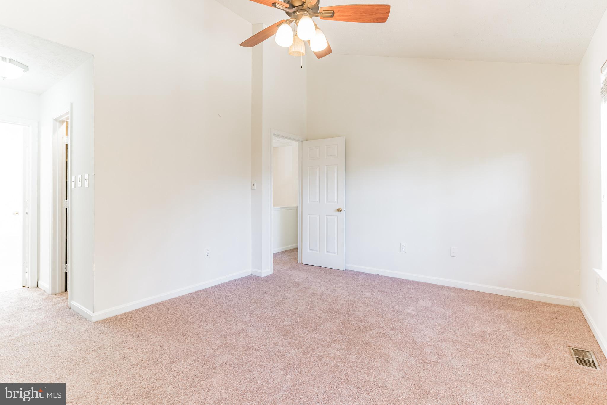 ST CHARLES SUB - HAMPSHIRE - Residential Lease