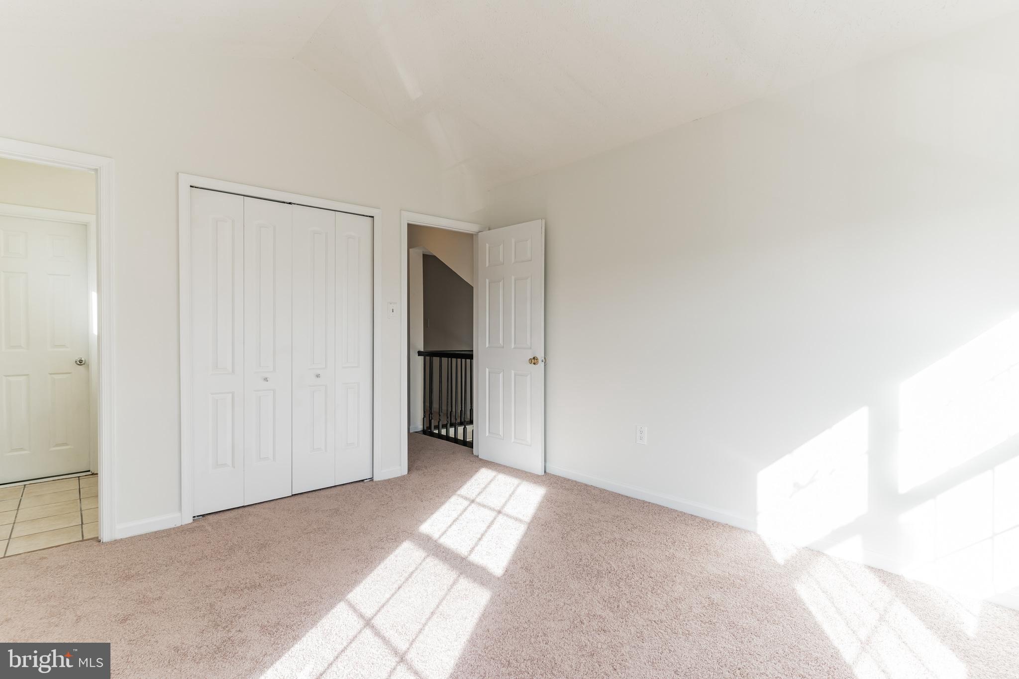 ST CHARLES SUB - HAMPSHIRE - Residential Lease