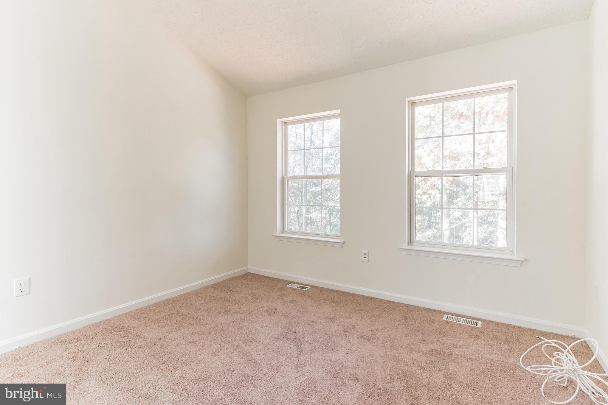 ST CHARLES SUB - HAMPSHIRE - Residential Lease