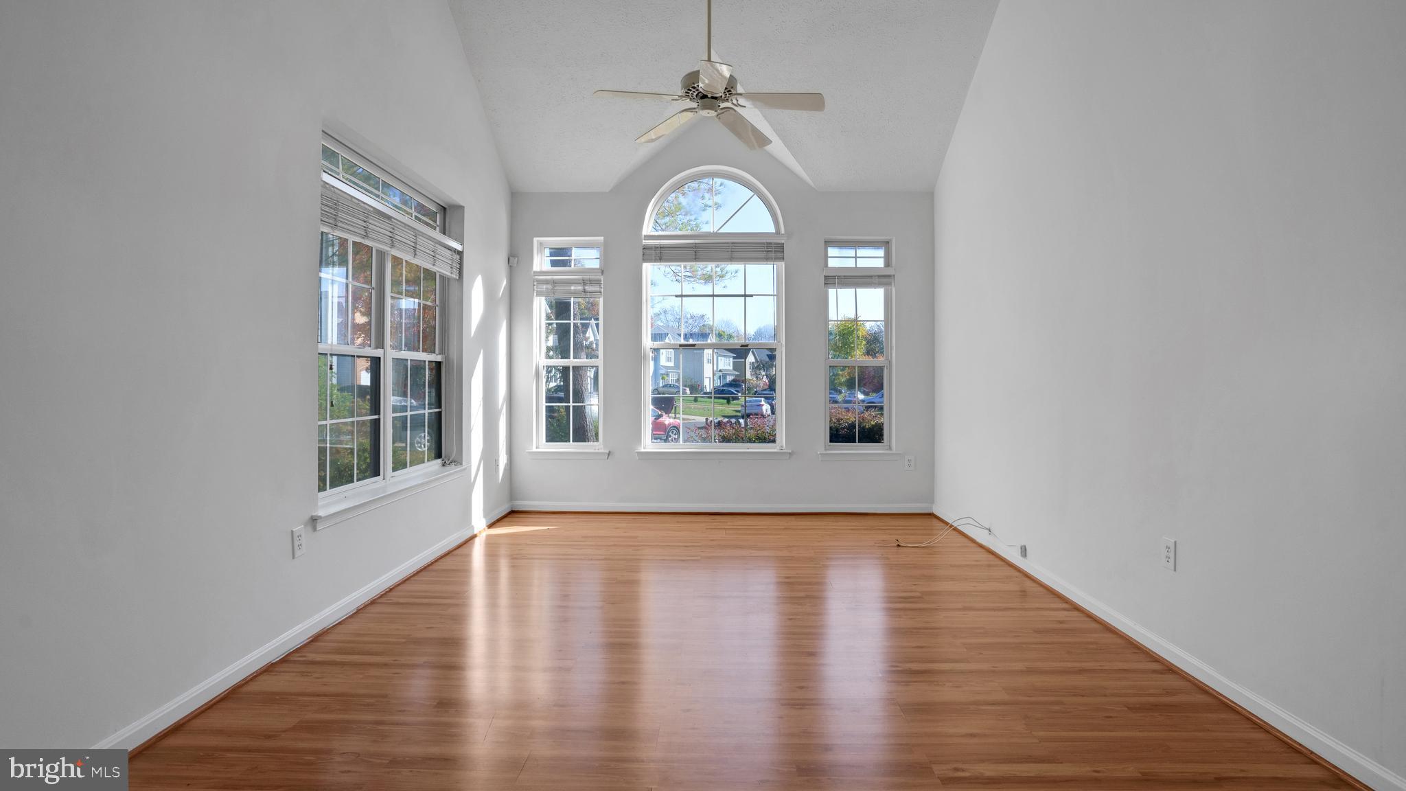 ST CHARLES SUB - HAMPSHIRE - Residential Lease