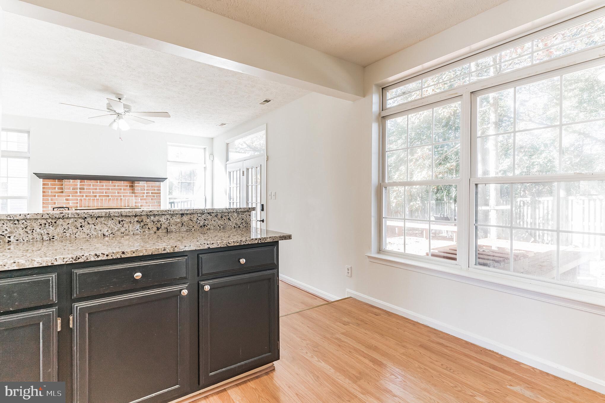 ST CHARLES SUB - HAMPSHIRE - Residential Lease