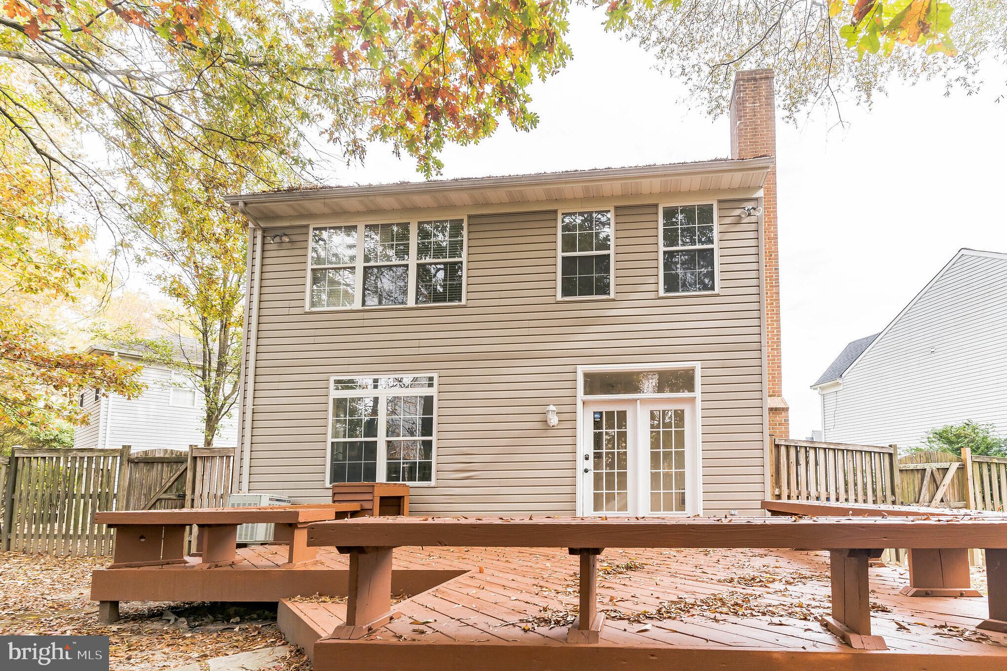 ST CHARLES SUB - HAMPSHIRE - Residential Lease