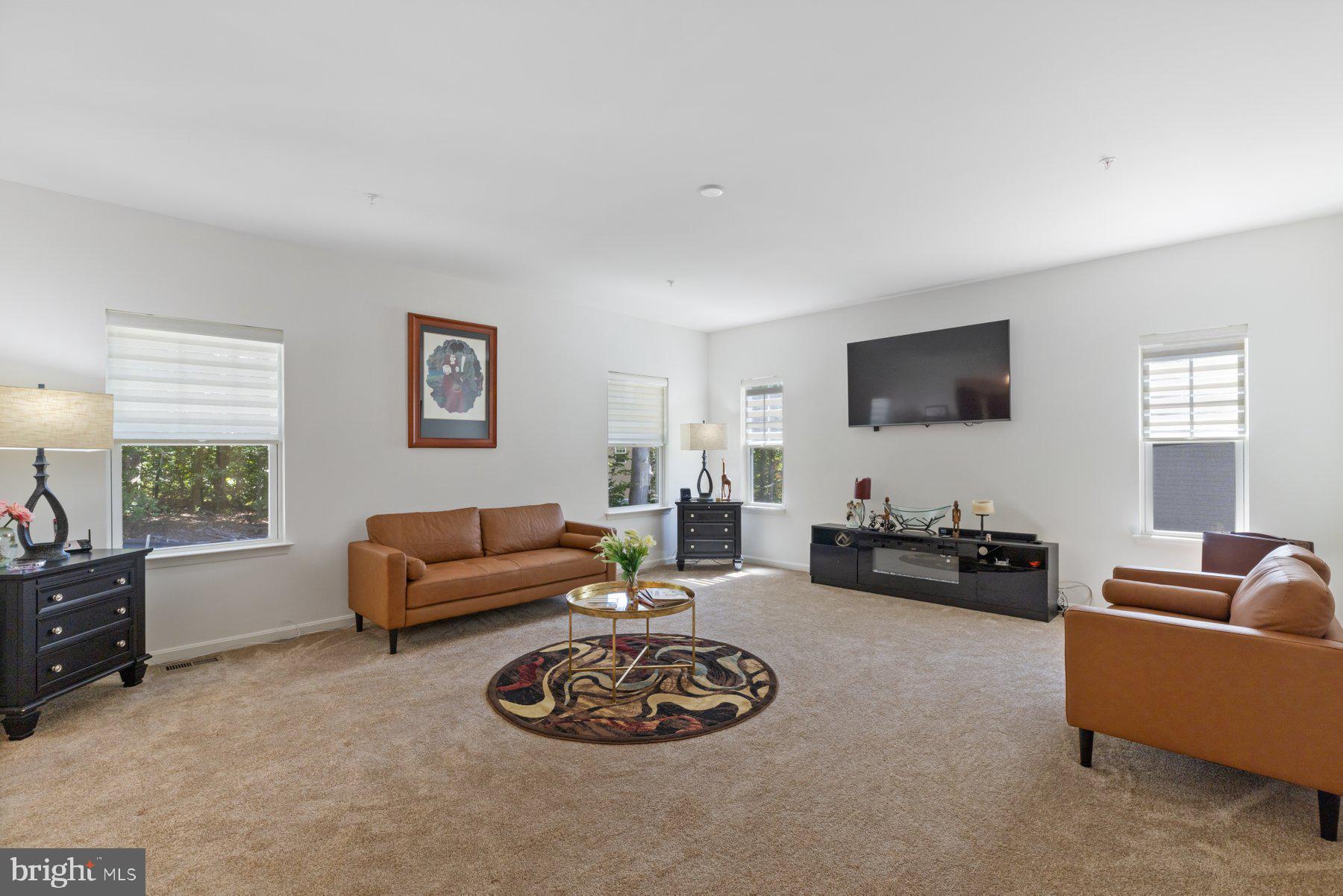 MONTGOMERY OAKS - Residential