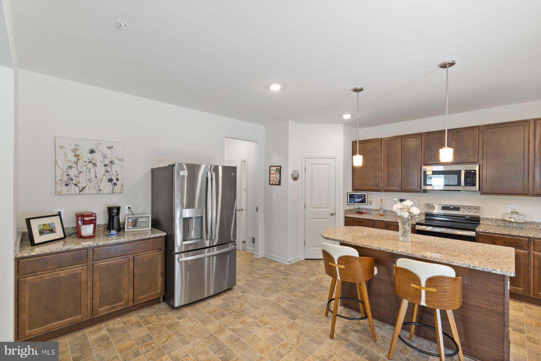 MONTGOMERY OAKS - Residential