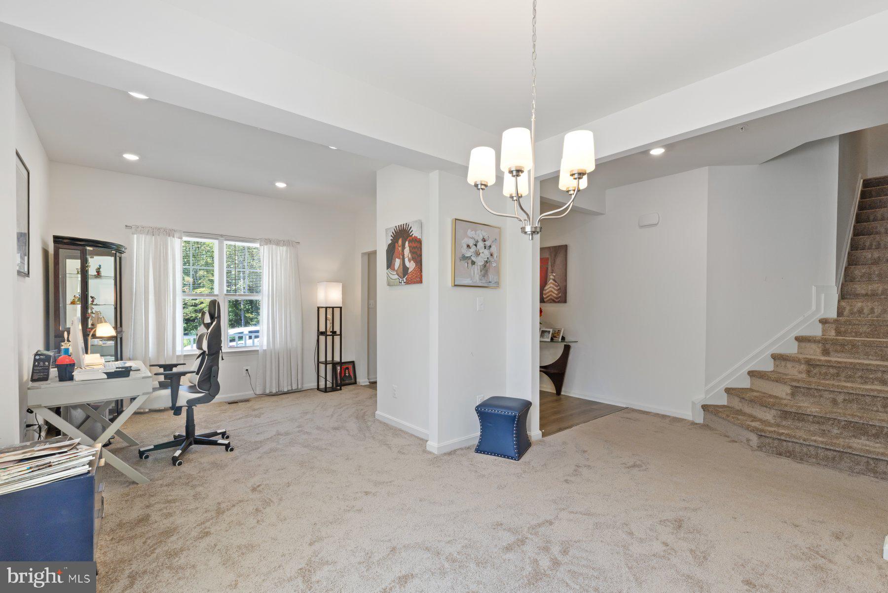 MONTGOMERY OAKS - Residential