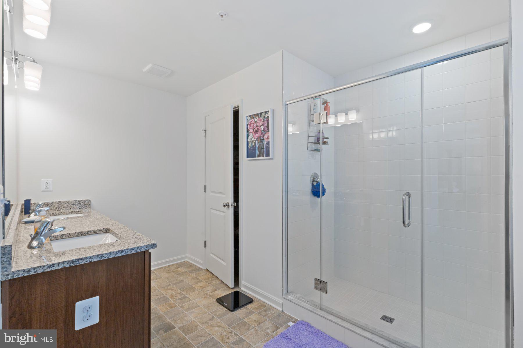 MONTGOMERY OAKS - Residential