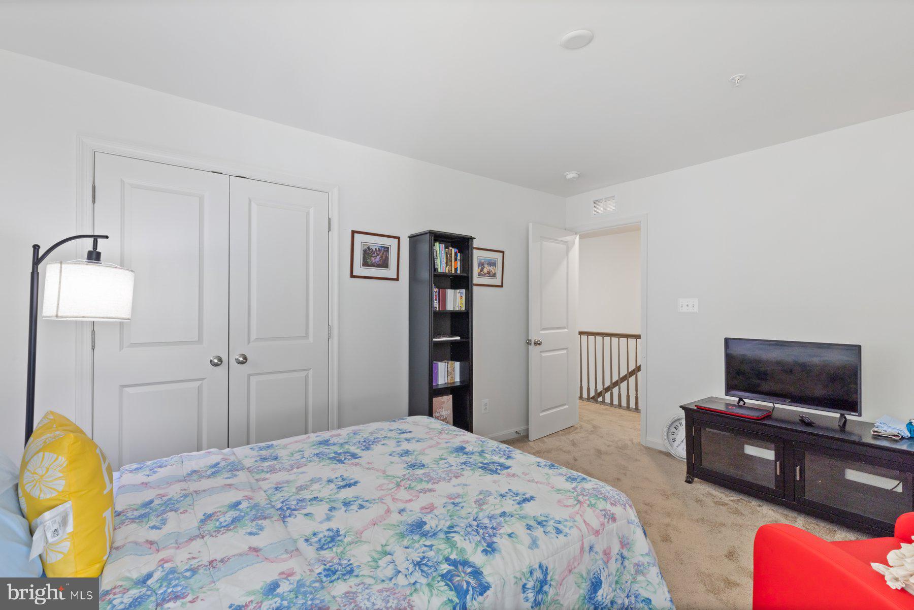 MONTGOMERY OAKS - Residential