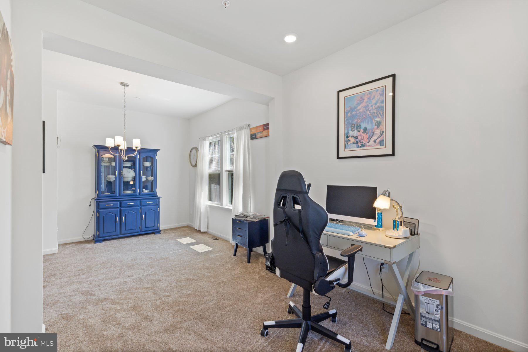 MONTGOMERY OAKS - Residential