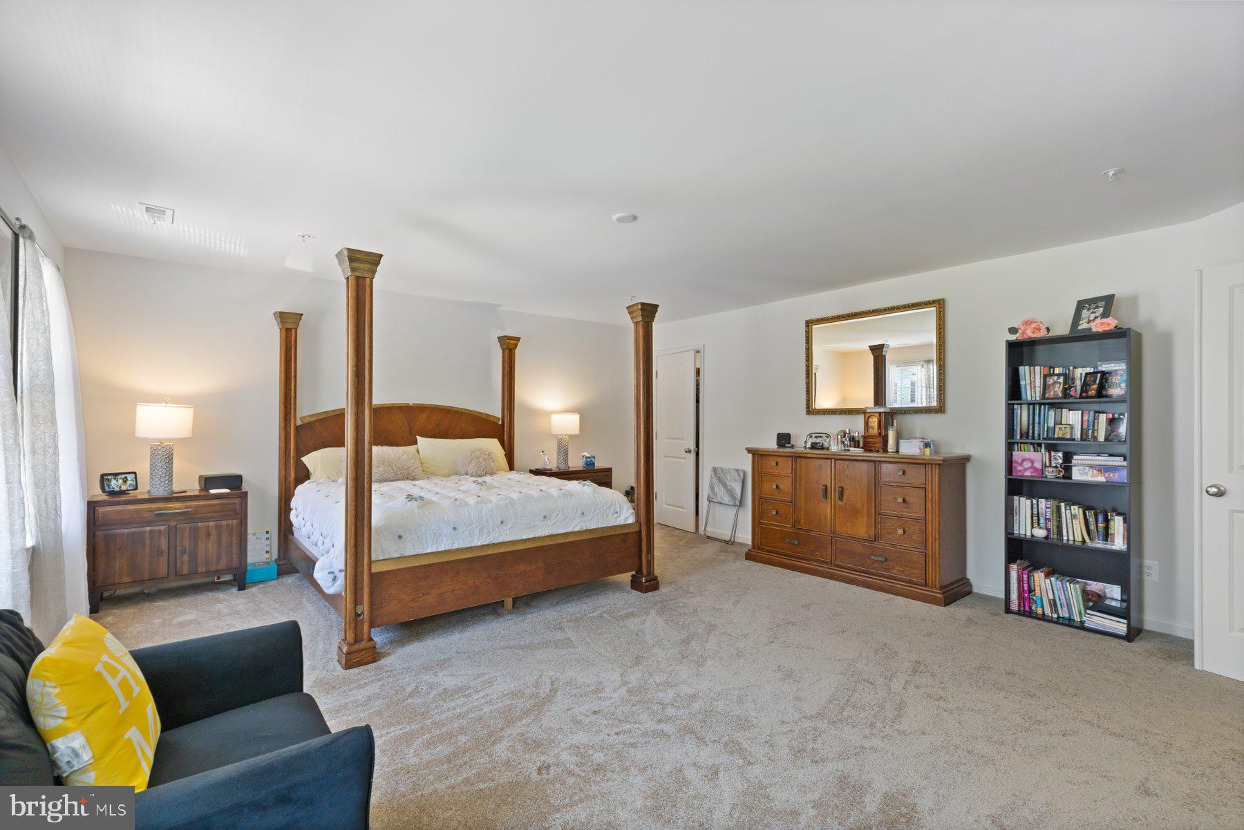 MONTGOMERY OAKS - Residential