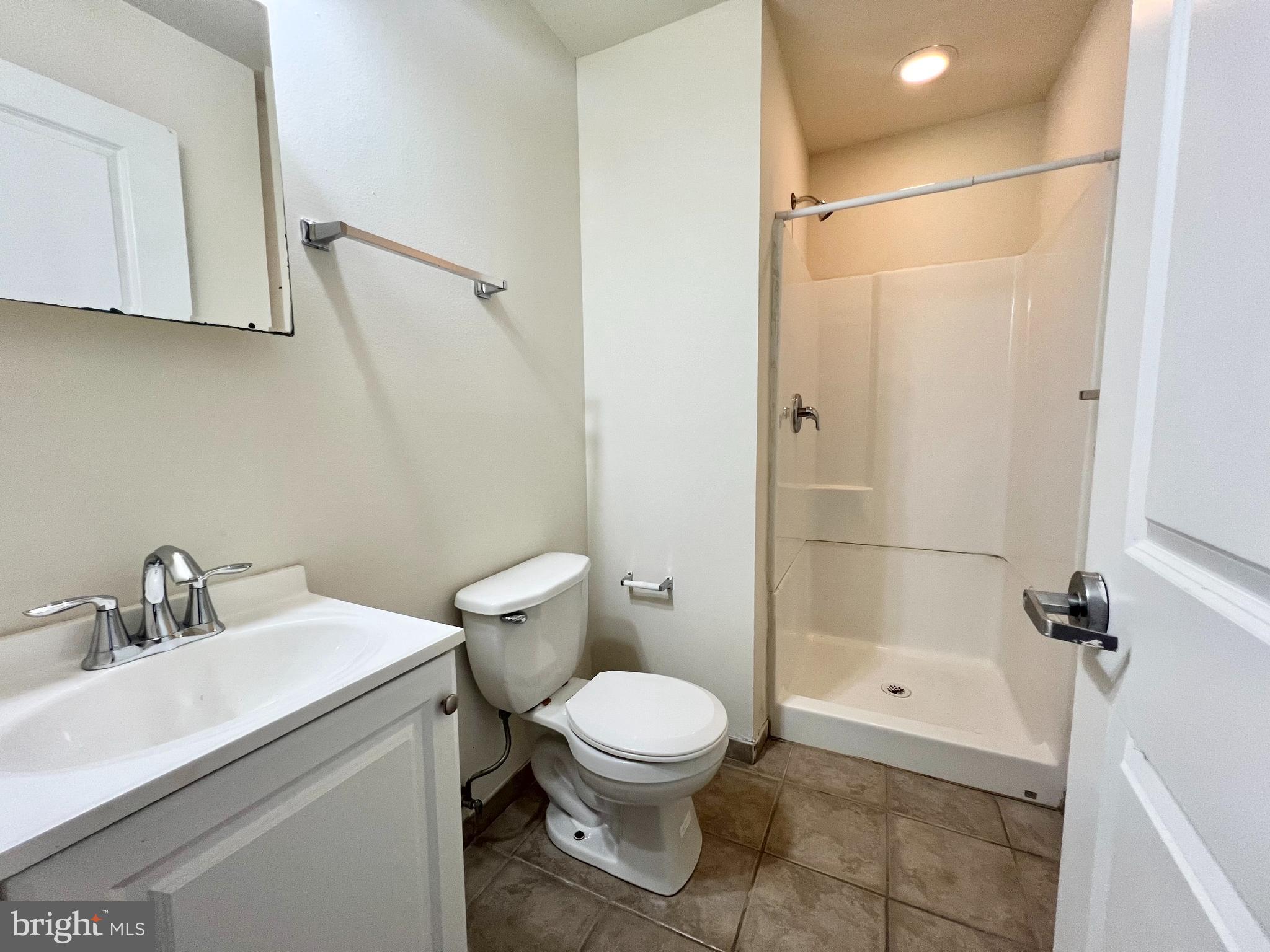 TEMPLE UNIVERSITY - Residential Lease