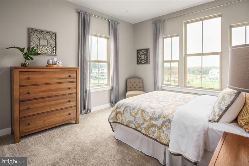 OAKDALE VILLAGE - Residential