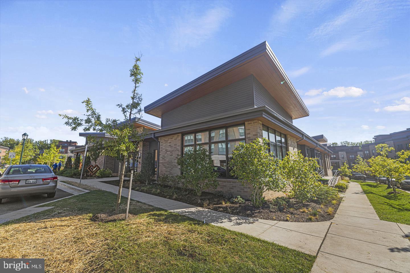 TOWER OAKS - Residential