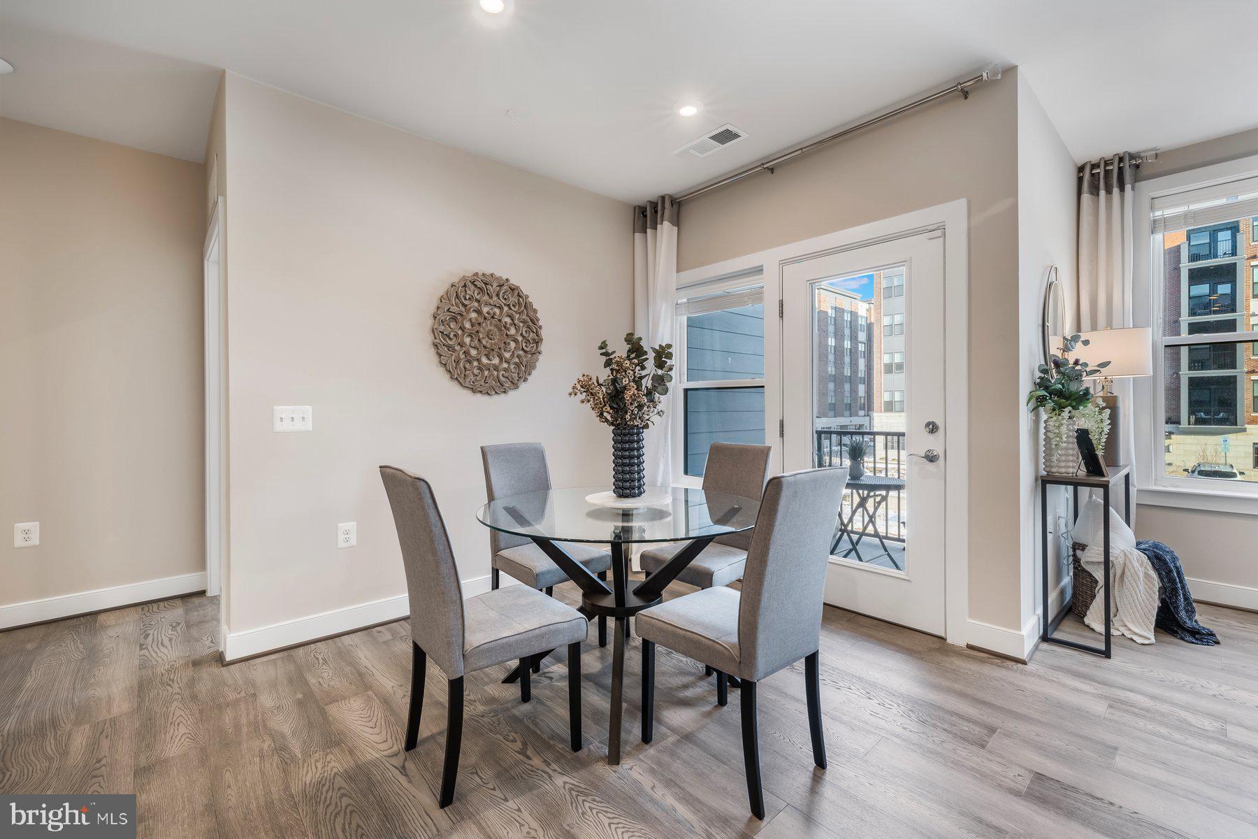 TOWER OAKS - Residential