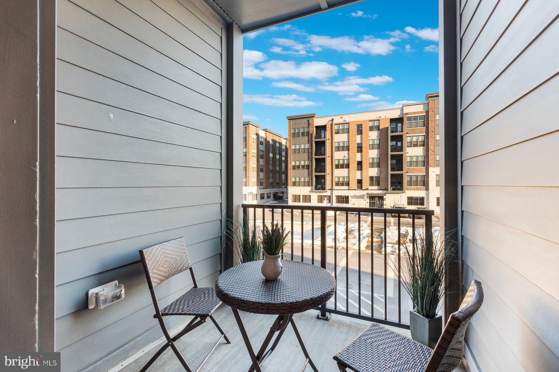 TOWER OAKS - Residential