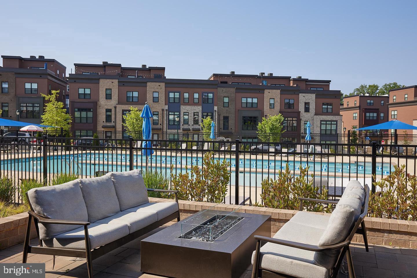 TOWER OAKS - Residential