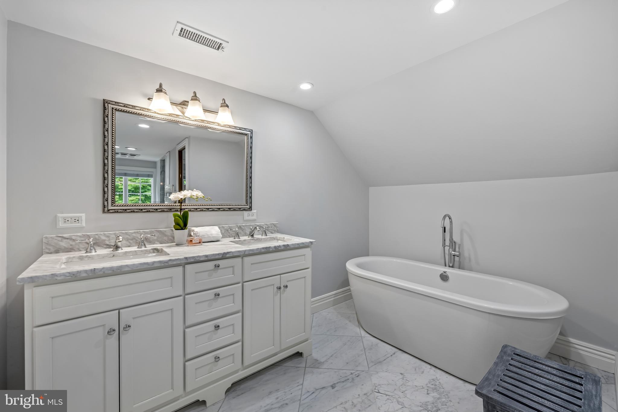 TOWSON - Residential