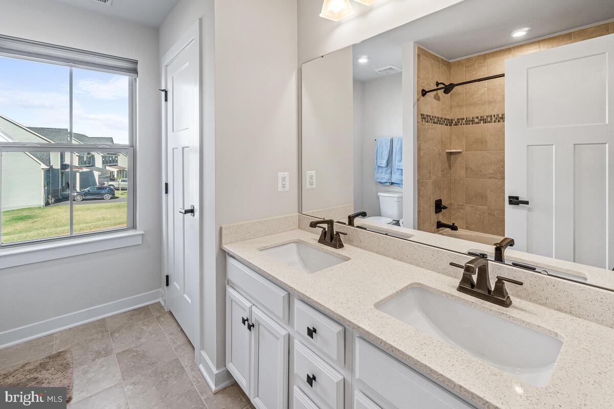 WOODRIDGE AT LAKE LINGANORE - Residential