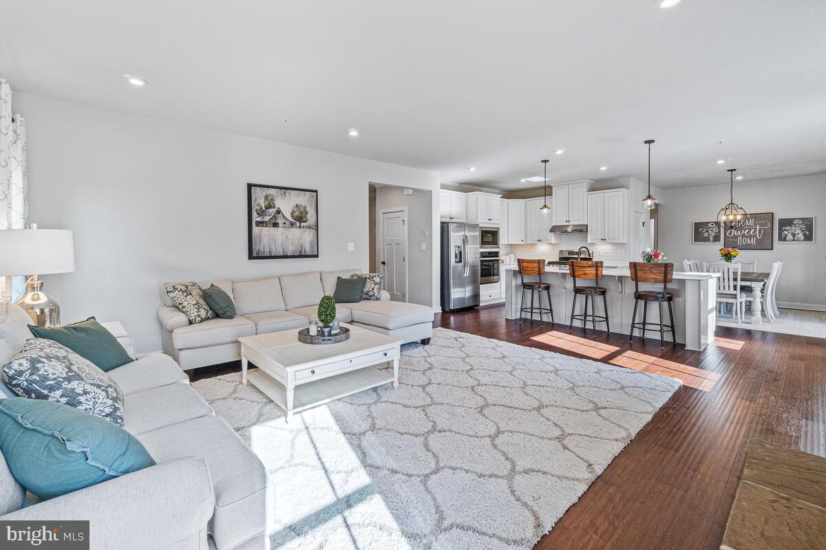 WOODRIDGE AT LAKE LINGANORE - Residential