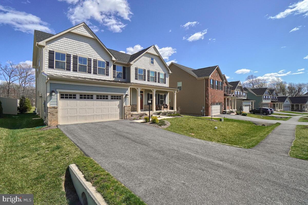 WOODRIDGE AT LAKE LINGANORE - Residential