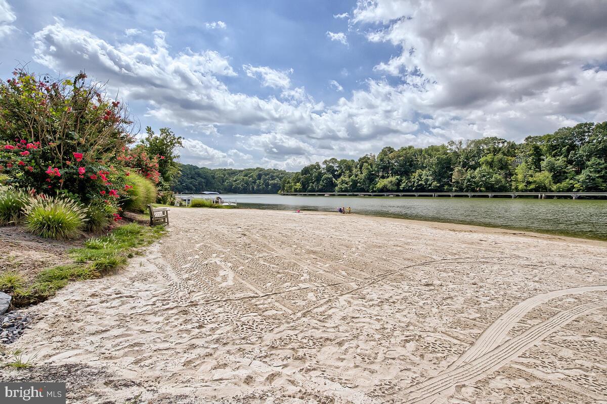 WOODRIDGE AT LAKE LINGANORE - Residential