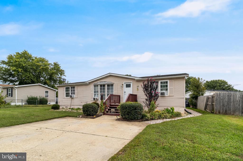 45880 S SPRINGSTEEN COURT