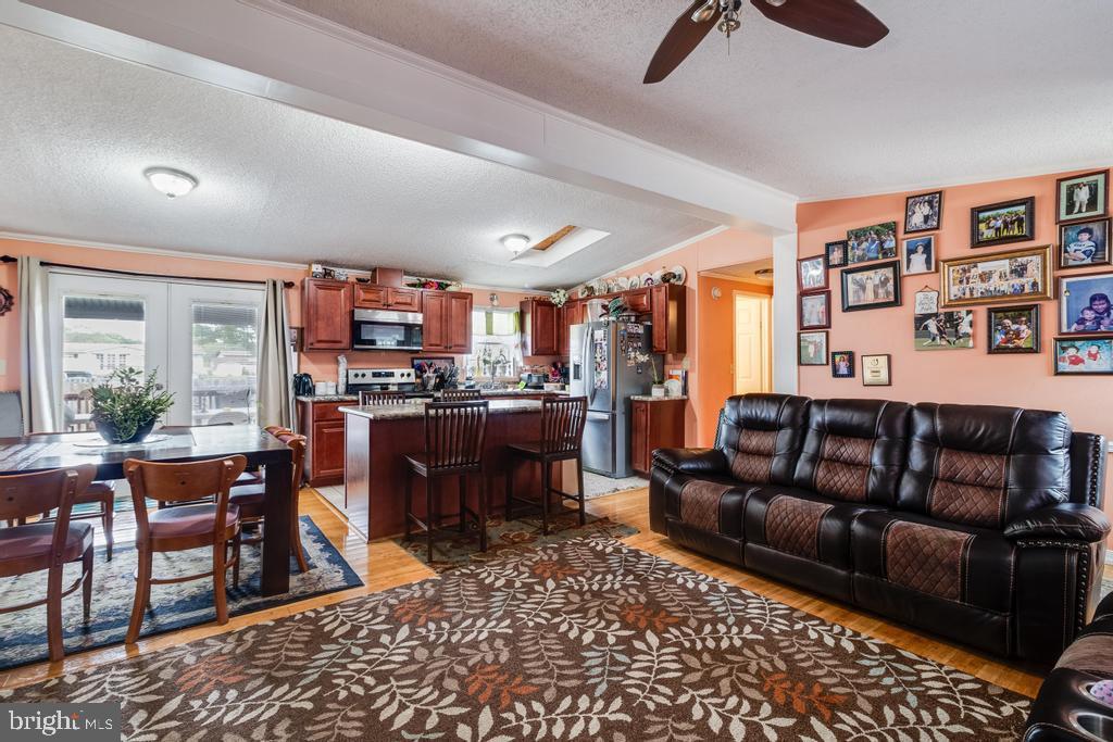 45880 S SPRINGSTEEN COURT