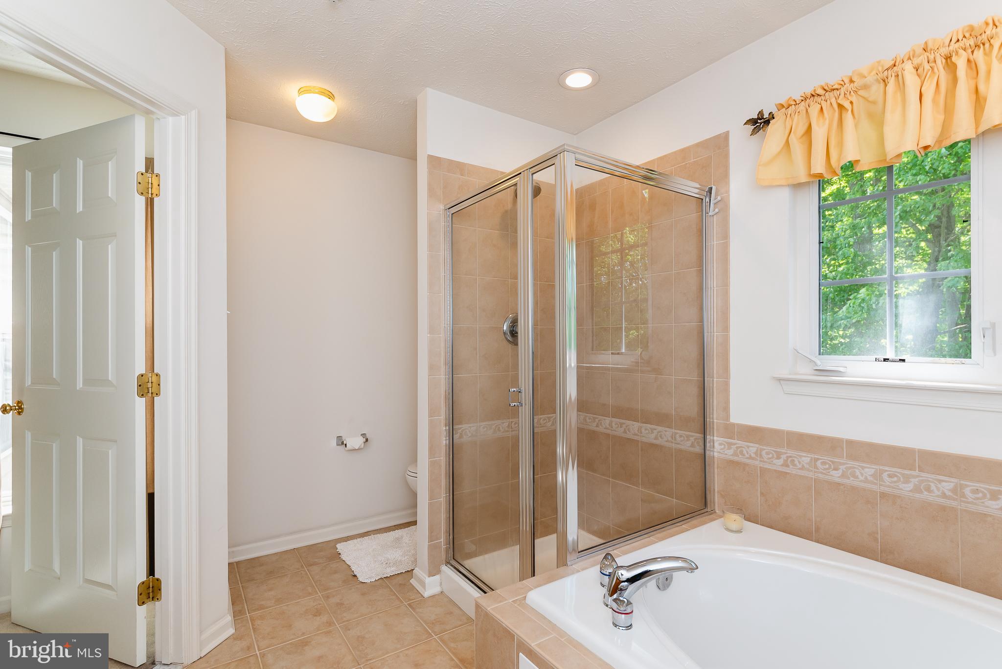 HOLLY WOODS - Residential