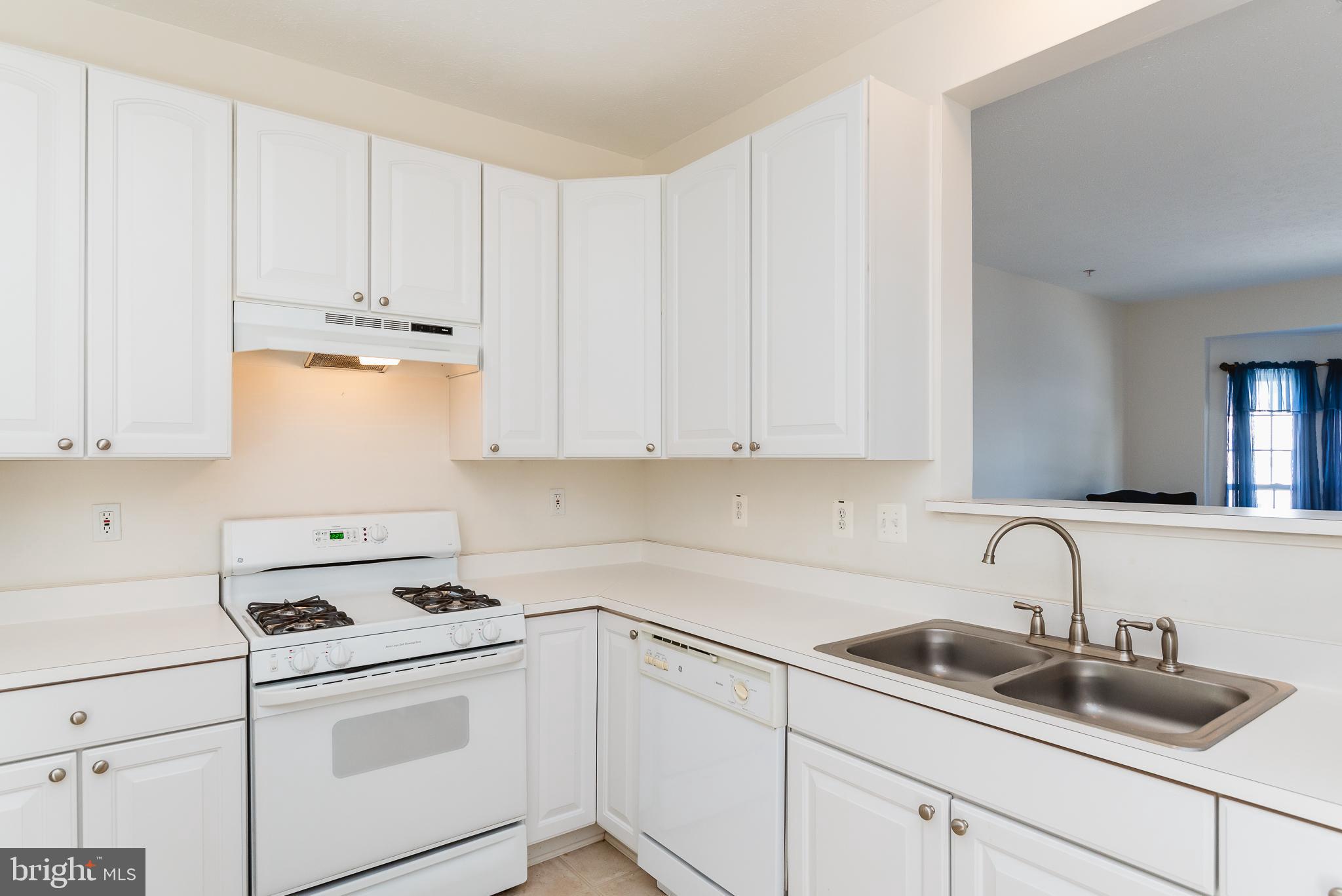 HOLLY WOODS - Residential