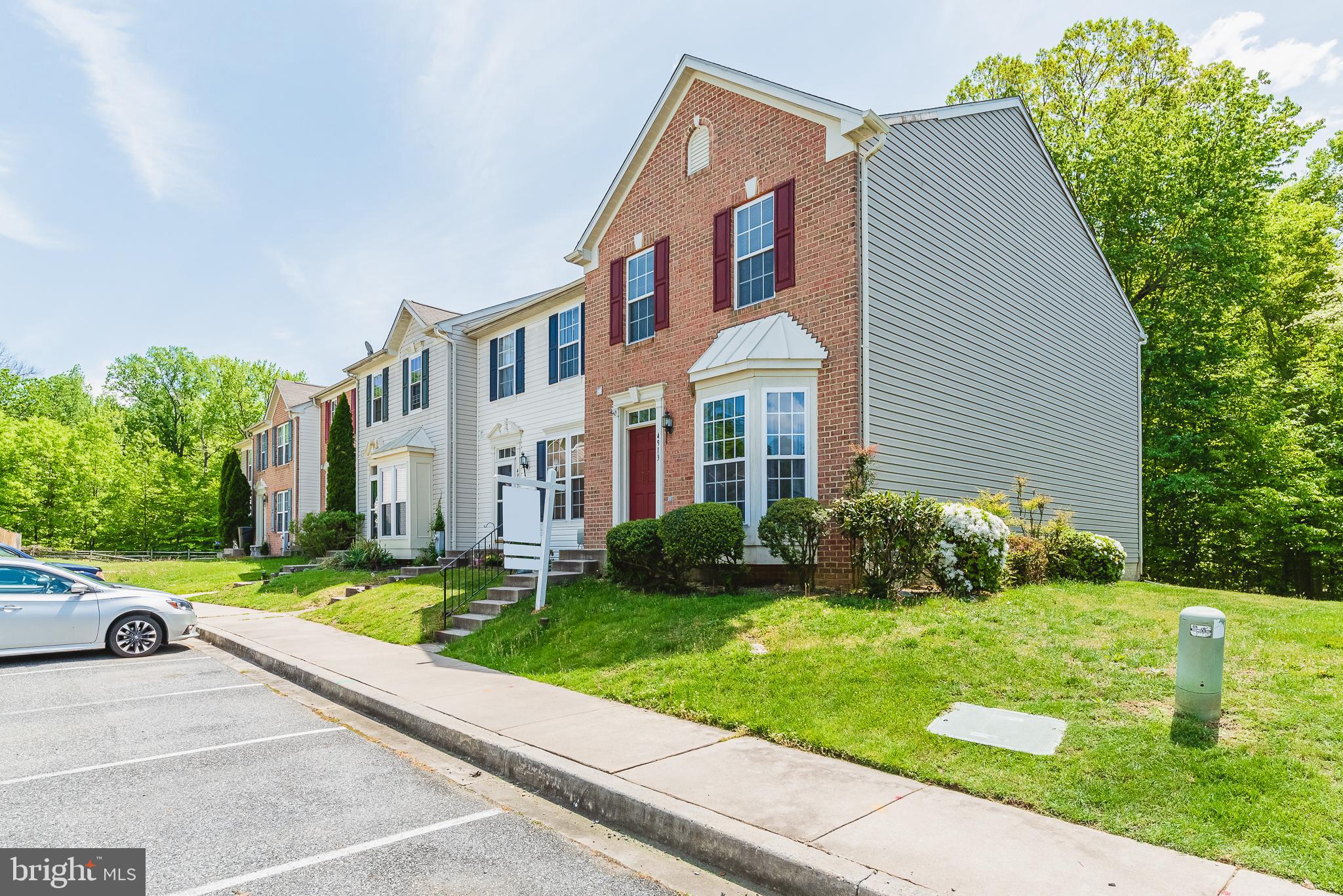 HOLLY WOODS - Residential