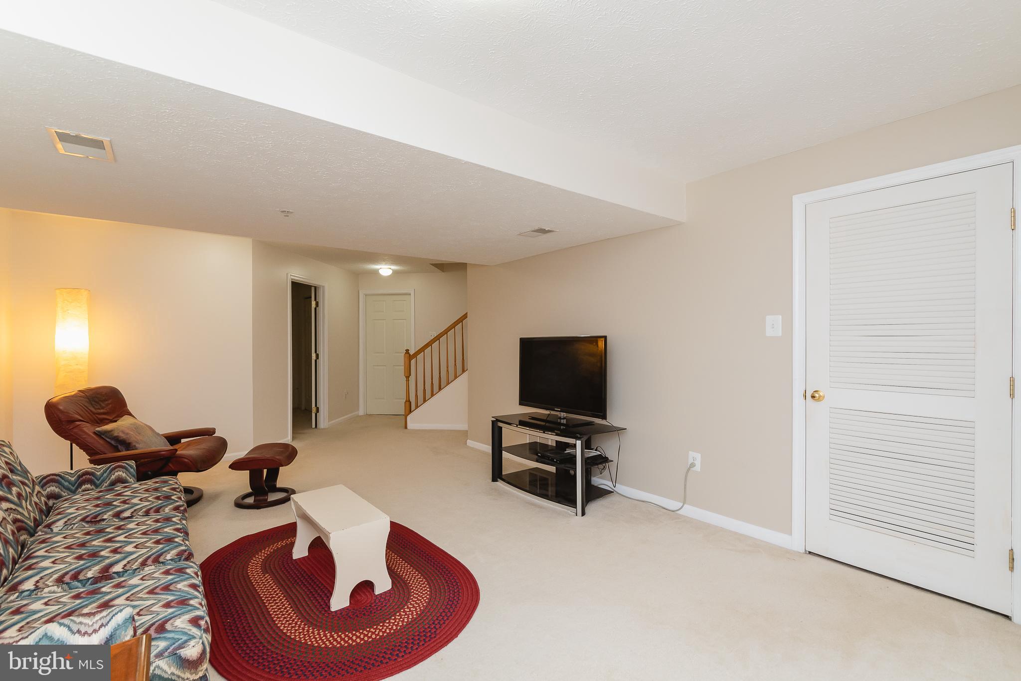 HOLLY WOODS - Residential