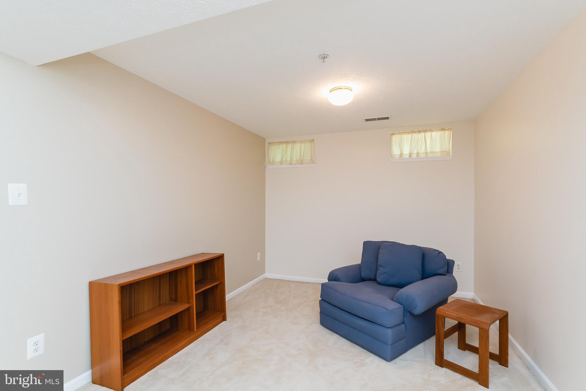 HOLLY WOODS - Residential