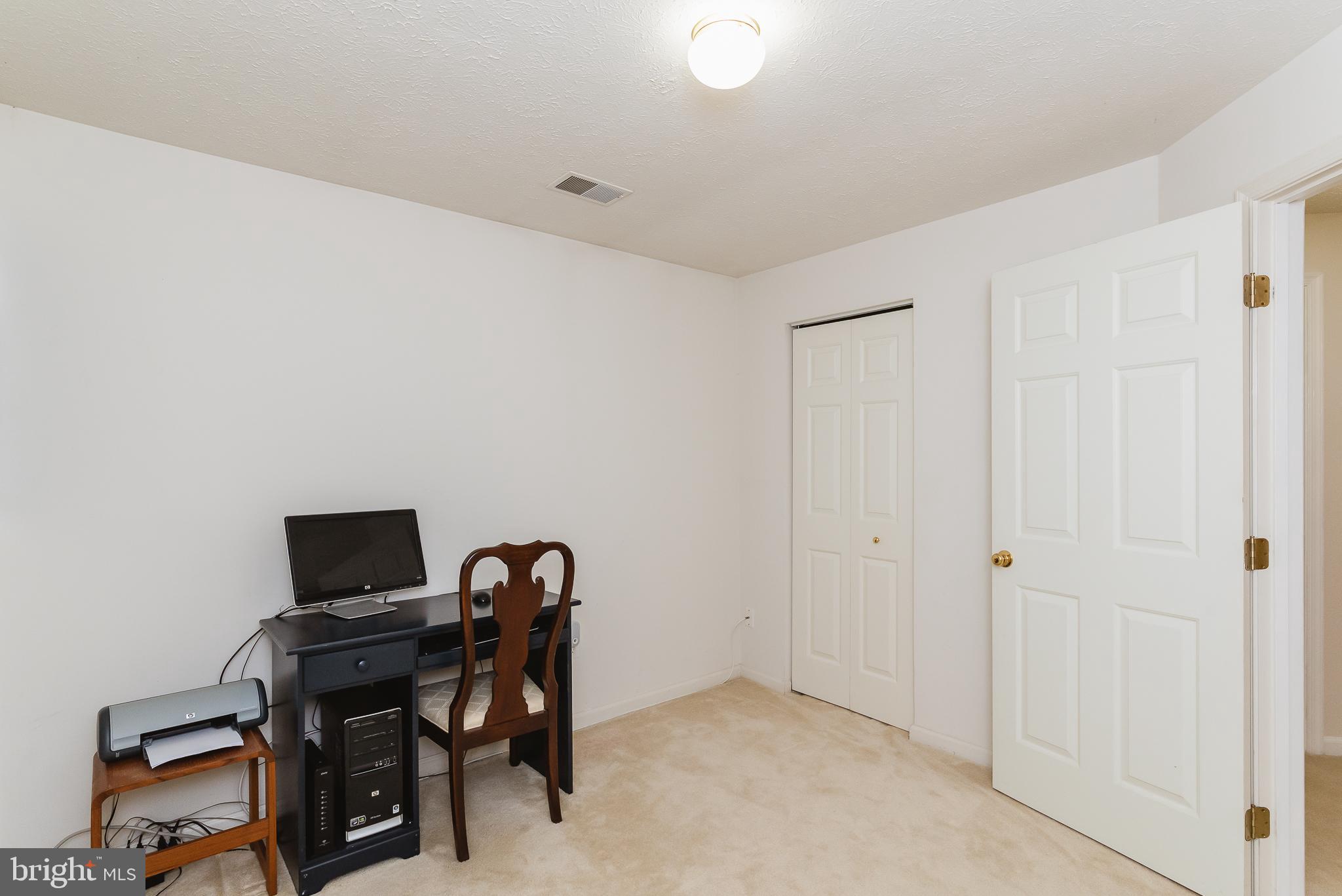 HOLLY WOODS - Residential