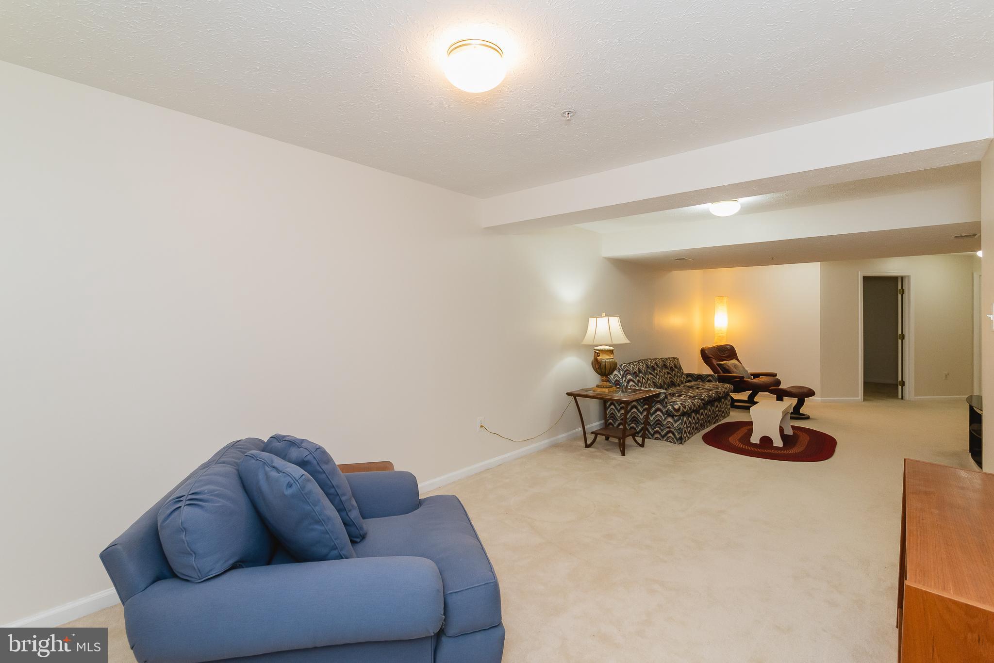 HOLLY WOODS - Residential