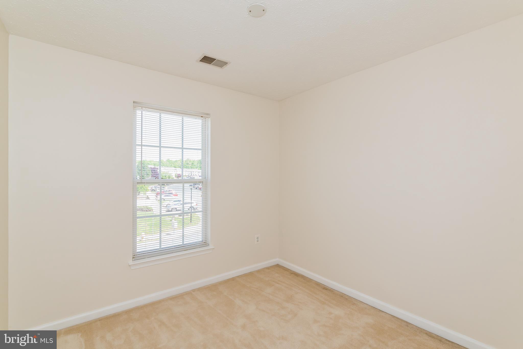 HOLLY WOODS - Residential