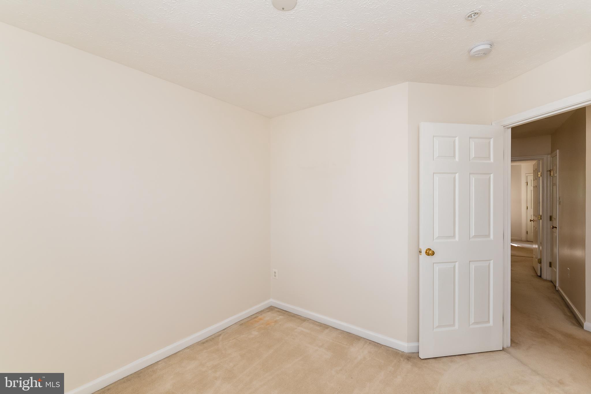 HOLLY WOODS - Residential