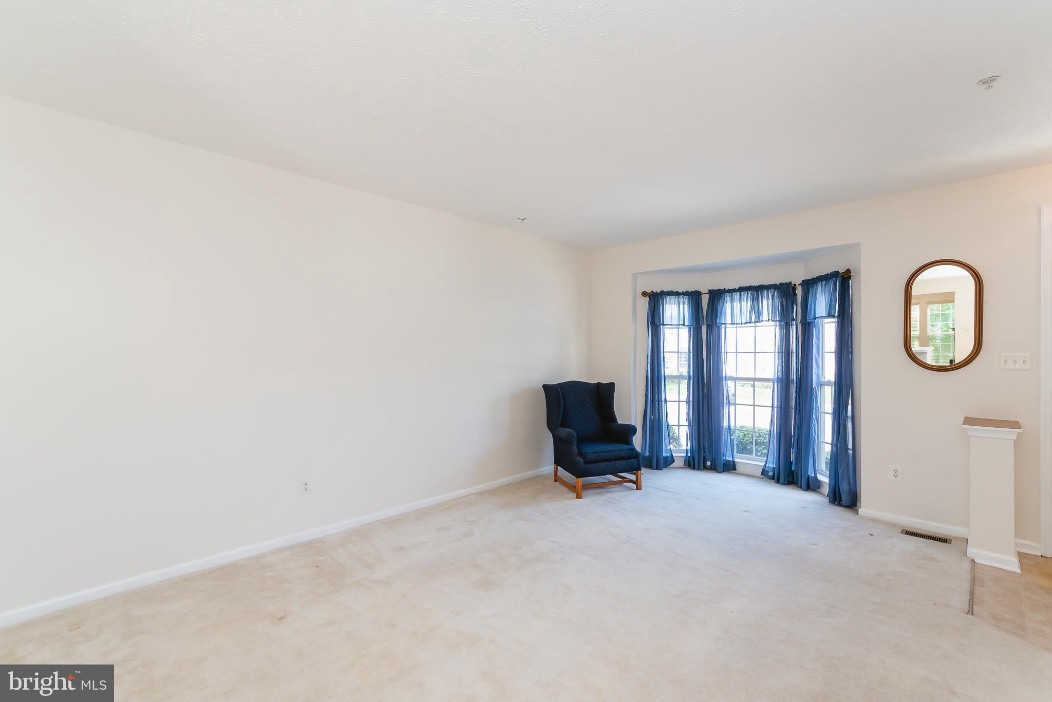 HOLLY WOODS - Residential