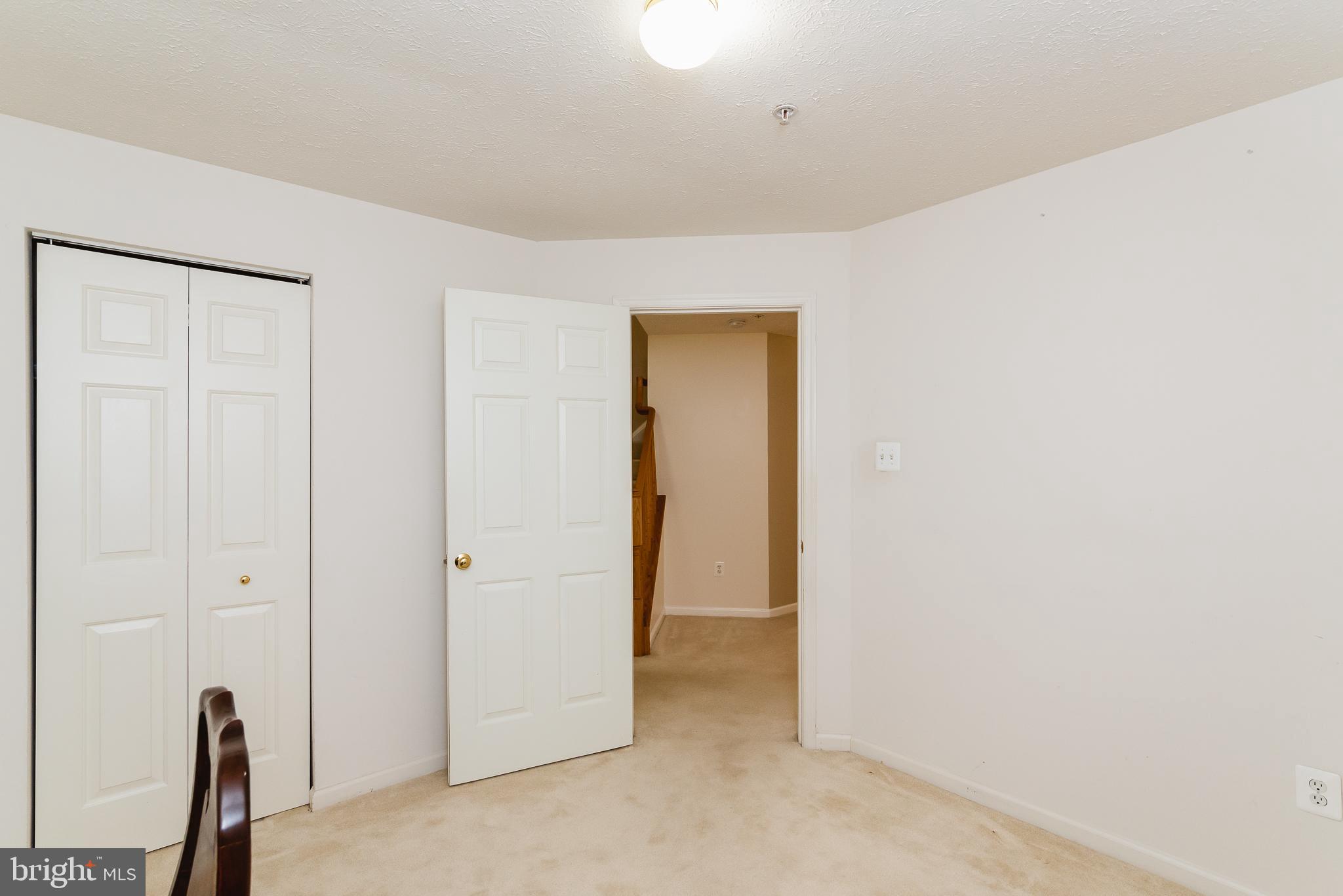 HOLLY WOODS - Residential