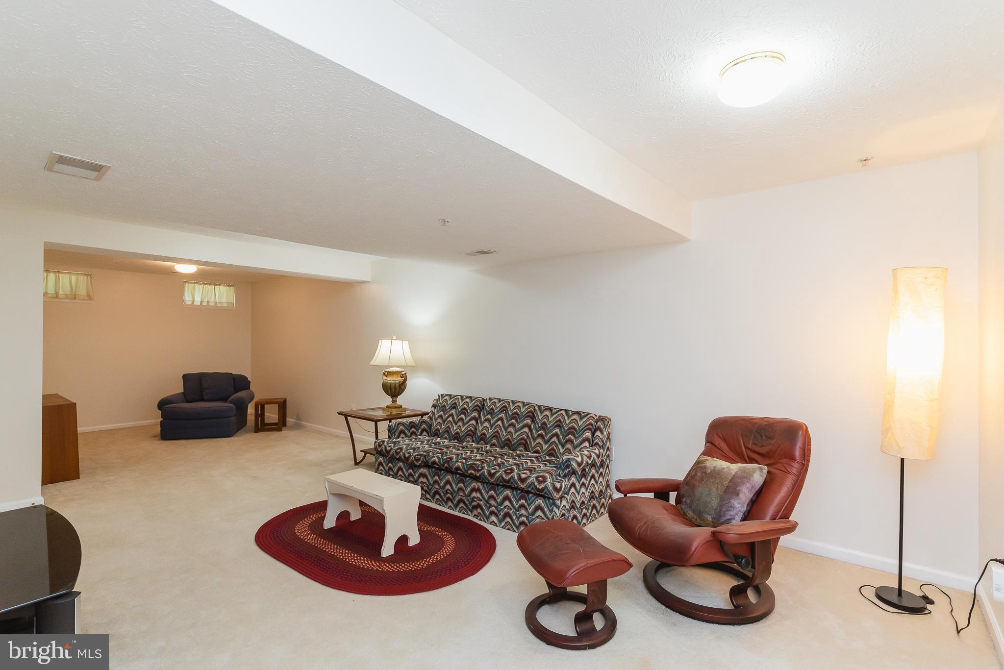 HOLLY WOODS - Residential